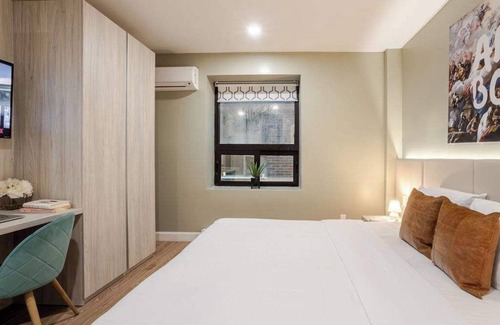 Gay Village Hotel | Slate King – Heart of Montreal
