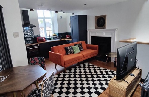 Slateford Apartment | Slateford1770 - The Artist's Retreat - 2 Bed
