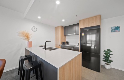 Belconnen Apartment | Sleek 2-Bed Apartment with Rooftop Garden Access