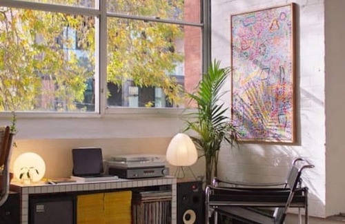 Collingwood Apartment | Sleek and Light filled Inner City Loft Apartment