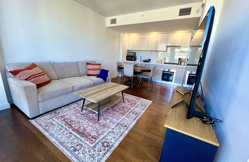 Civic Center Condo | Sleek and Modern Condo in heart of Hayes Valley