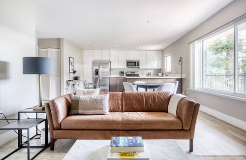 Campbell Apartment | Sleek Campbell 2BR w/Pool, Gym & Spa, walk to WF & TJ, by Blueground