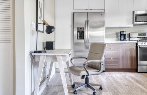 Campbell Apartment | Sleek Campbell 2BR w/Pool, Gym & Spa, walk to WF & TJ, by Blueground