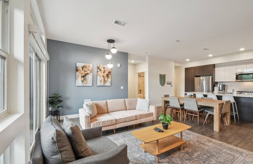 Highland Condo | Sleek & Chic Vibes | Espadin LoHi