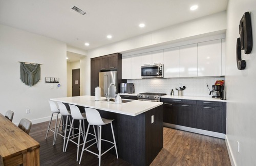 Highland Condo | Sleek & Chic Vibes | Espadin LoHi