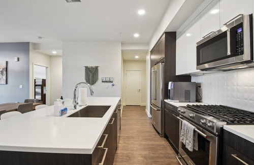 Highland Condo | Sleek & Chic Vibes | Espadin LoHi