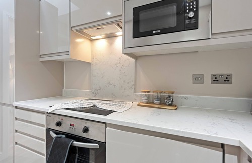 Leeds City Center Apartment | Sleek & Cosy Central-Leeds Apartment for 3-People!
