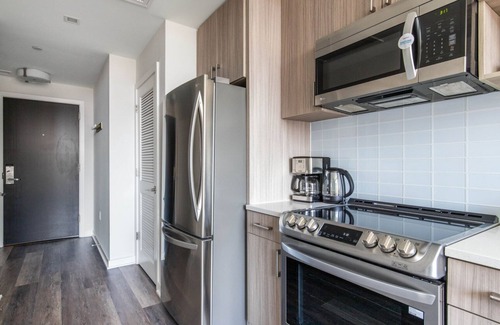 Crystal City Apartment | Sleek Crystal City 1BR w/Pool, Gym, W/D, 1 block to WF by Blueground