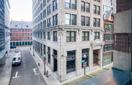Downtown Boston Apartment | Sleek Downtown 1BR w/W/D, Doorman, near Chinatown T, by Blueground