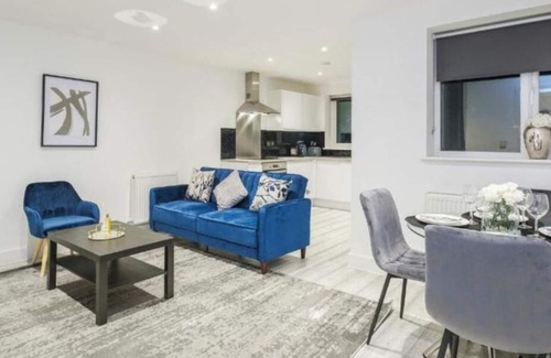 Southend-on-Sea Apartment | Sleek & Elegant 1BR City Centre Nr High St & Southend Beach by Luxiety Stays