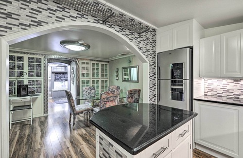 Fayetteville House | Sleek Fayetteville Home < 1 Mi to City Center
