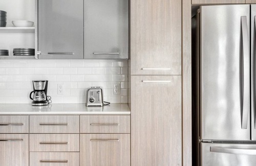 Fremont Apartment | Sleek Fremont 1BR w/ Gym & EV Charging, 5 mins to Tesla, by Blueground