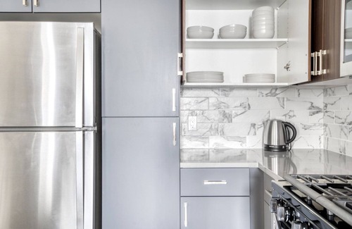 Fremont Apartment | Sleek Fremont 1BR w/Roof Deck, Pool & Spa, near TJ & WF, by Blueground