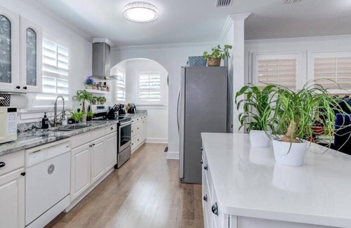 Fairfax Apartment | Sleek Jacksonville Gem Perfect for Two Unit 3