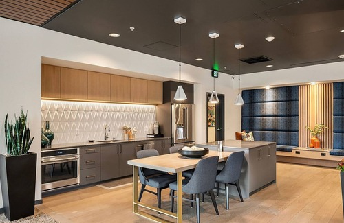 Totem Lake Apartment | Sleek Kirkland 1BR w/W/D, nr Groceries & Shopping, by Blueground