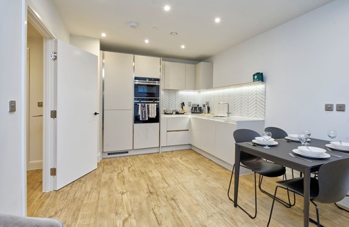 Burnt Oak Apartment | Sleek & Modern two-bedroom flat with terrace