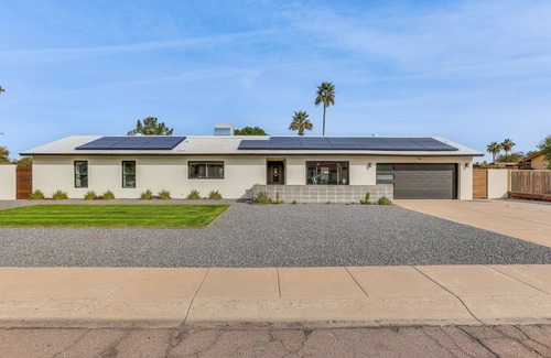 Paradise Valley Village Cottage | Sleek Phoenix Paradise w/ Outdoor Pool + Fire Pit!