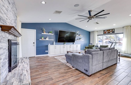 Paradise Valley Village Cottage | Sleek Phoenix Paradise w/ Outdoor Pool + Fire Pit!