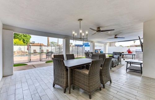 Paradise Valley Village Cottage | Sleek Phoenix Paradise w/ Outdoor Pool + Fire Pit!
