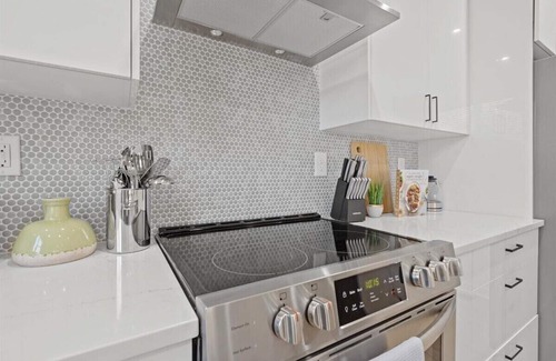 North Charlotte Apartment | Sleek Private Room in Charlotte near Wells Fargo