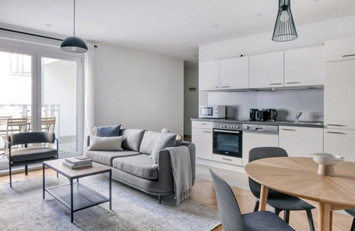 Rudolfsheim-Funfhaus Apartment | Sleek Rudolfsheim-Fünfhaus 2BR w/Terrace, near Schönbrunn, by Blueground