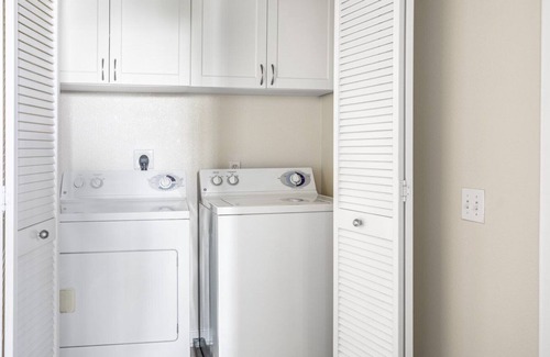 Central San Mateo Apartment | Sleek San Mateo 1BR w/ Pool, Parking, Clubhouse, Cinema, by Blueground