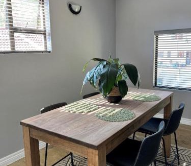 Douglasdale Apartment | Sleek, Smart Cottage in Douglasdale