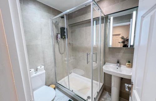 St. Pancras Apartment | Sleek studio flats in Euston, Islington near Regents Park