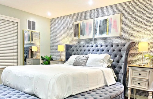 Union Condo | Sleek & Stylish Home close to NYC