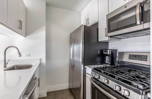 Upper East Side Apartment | Sleek UES 1BR w/Elevator, Gym & Pool, nr Central Park, by Blueground