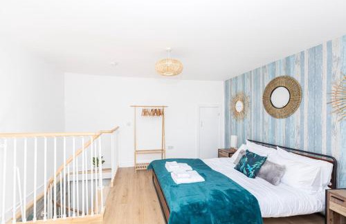 New Forest District Apartment | Sleep 10- The Lovely Lymington Lock off.