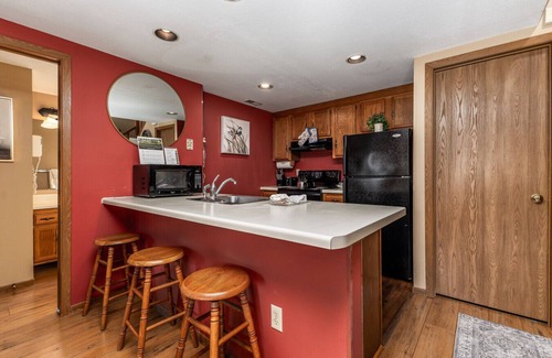The Galena Territory House | Sleep 4 in cozy 2-bedroom, 2-bath townhouse