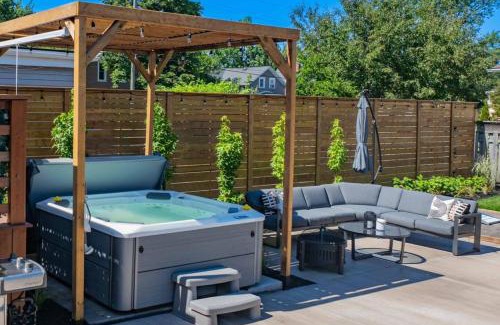 Chippawa House | Sleep 8 Hot Tub Backyard Retreat 5 Min To Falls