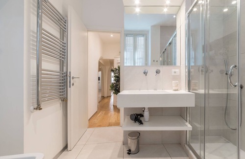 Rione II Trevi Apartment | SLEEP BY LADY Elegant apartment near Trevi Fountain