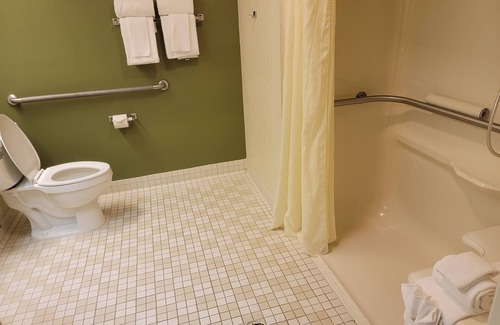 Acme Hotel | Sleep Inn & Suites Bay View Acme - Travers City