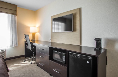 Hannibal Hotel | Sleep Inn & Suites Hannibal West