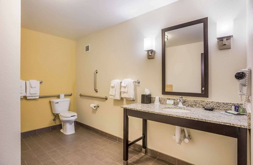 Hannibal Hotel | Sleep Inn & Suites Hannibal West