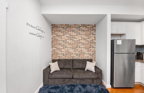 Over-the-Rhine Apartment | Sleep like a King - OTR- Free Light Rail !
