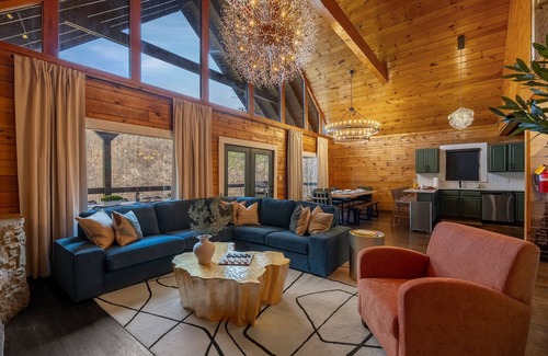 Sevierville Cabin | ~sleep22~arcade-golf-comm.pool-bunks-1.7mi to pkwy