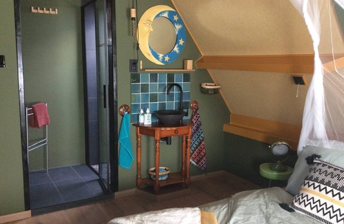 Roderesch Apartment | Sleeping among the owls at Oeroeboeroe
