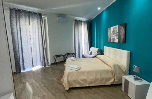 Naples City Centre Apartment | Sleeping in Naples Center holiday house holiday home