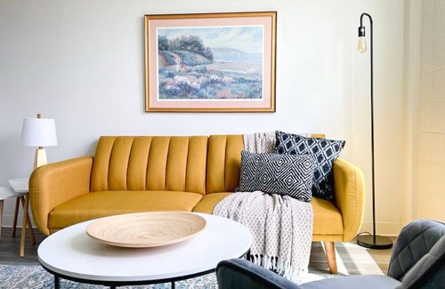 Walnut Hills Apartment | Sleepover: Bright 1BD/1BA + Gym - Downtown Cincinnati