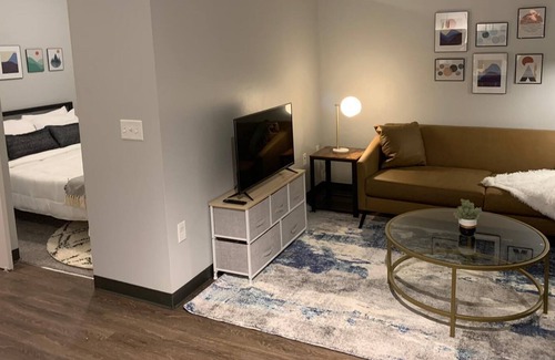 Des Moines Apartment | Sleepover: Charming 1BD/1BA - Downtown Des Moines