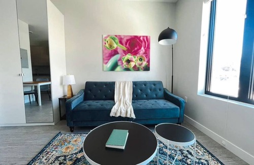 Des Moines Apartment | Sleepover: Classic Studio and Gym - Des Moines
