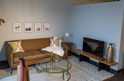 Des Moines Apartment | Sleepover: Dreamy 1BD/1BA - Downtown Des Moines