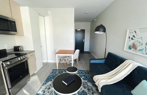 Des Moines Apartment | Sleepover: Lavish Studio and Gym - Des Moinesn