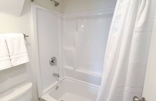 Mount Auburn Apartment | Sleepover: Marvelous 1BD/1BA + Gym - Cincinnati