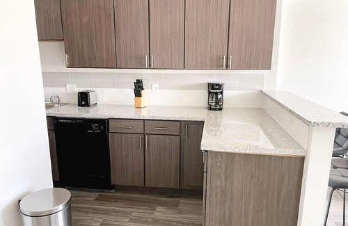 Mount Auburn Apartment | Sleepover: Marvelous 1BD/1BA + Gym - Cincinnati
