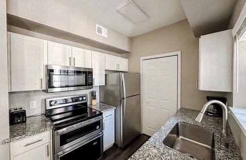 South Side Apartment | Sleepover Wonderful 1BD/1BA + Gym - Corpus Christi