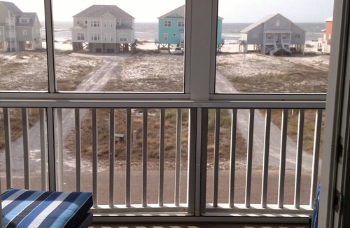 Morgantown House | Sleeps 10, 3 King/2 Bunks, Steps to Beach, Full Week Discount, Pickleball Court